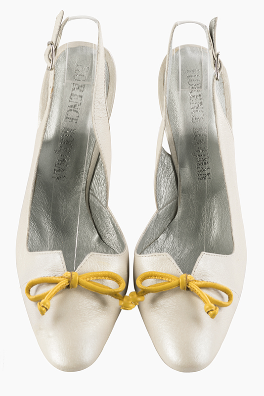 Off white women's open back shoes, with a knot. Round toe. Very high slim heel. Top view - Florence KOOIJMAN